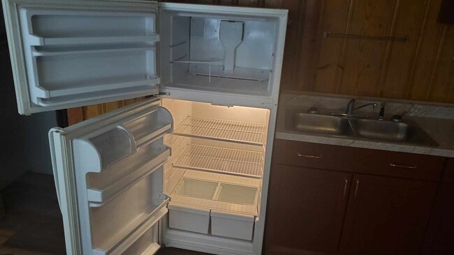 Building Photo - 790 S Graham St