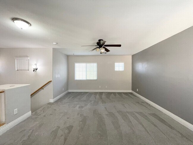 Building Photo - Charming 3-bedroom, 2.5-bathroom home