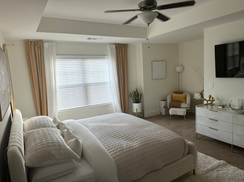 Master Bedroom - 5371 Radford Loop