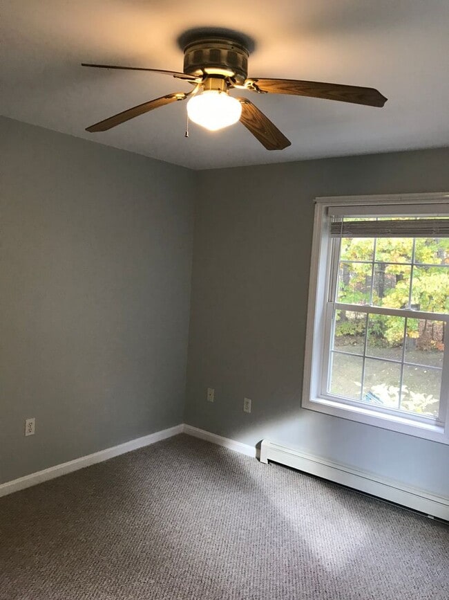 Building Photo - Scarborough-Sage Brush Drive: Lovely Colonial 3BR and 1.5BA available now $3,500.00 per month