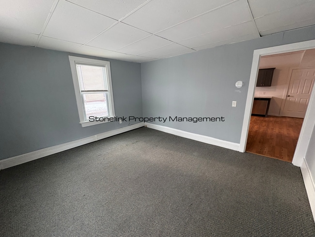 Building Photo - 83 Arnold St