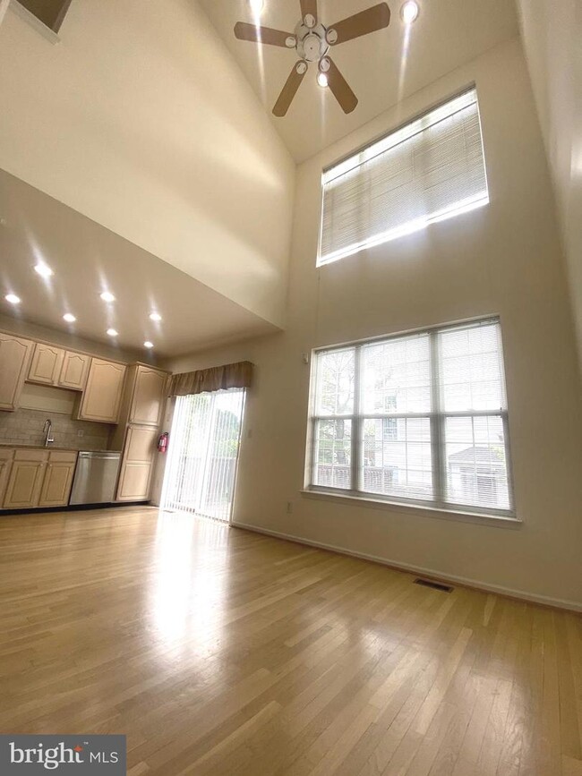 Building Photo - 372 Tuvira Ln