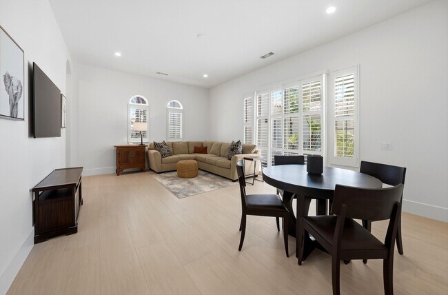 Building Photo - 51493 Marbella Ct