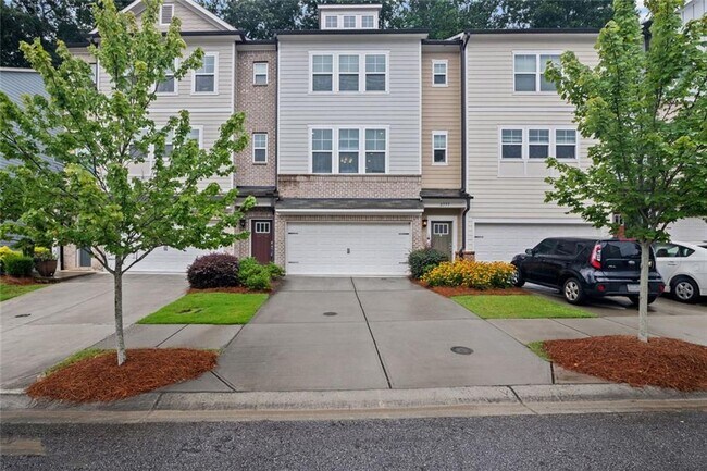 Building Photo - 2779 White Oak Ln