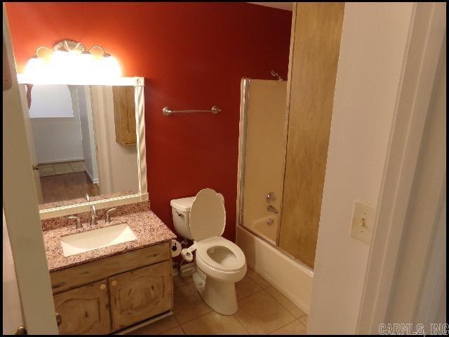 Building Photo - 301 Kings Row Dr