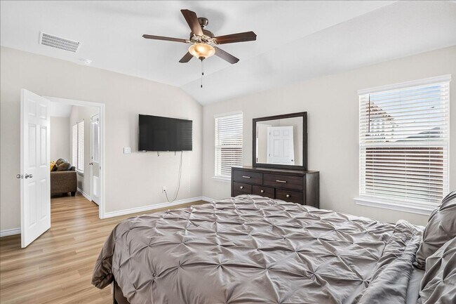 Building Photo - 1638 Comfy Wy