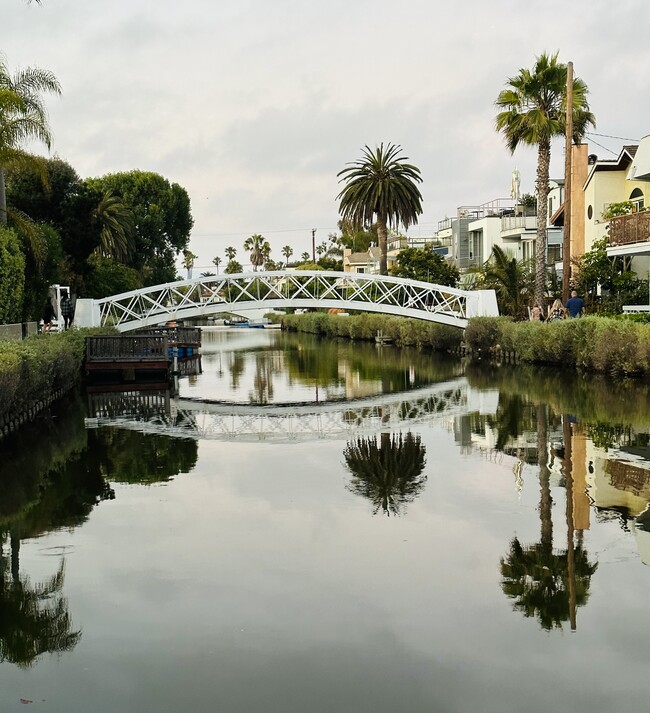 Venice Canals - 2331 Ocean Ave