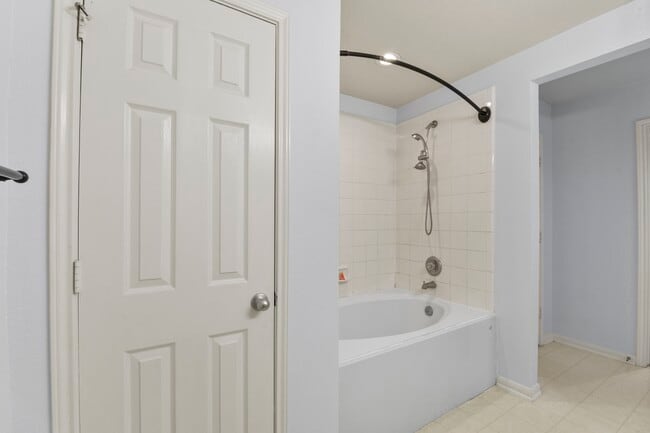 Building Photo - 15811 Vinemoss Ln
