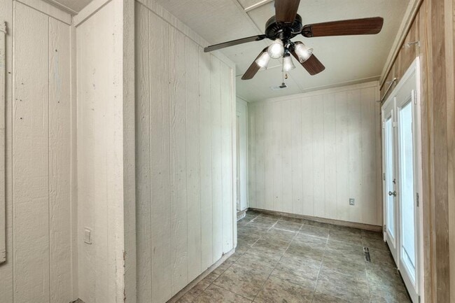 Building Photo - 2208 Raintree Path