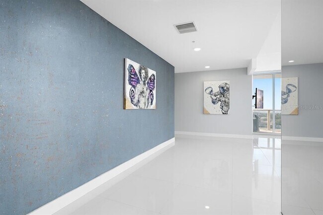 Building Photo - 150 E Robinson St