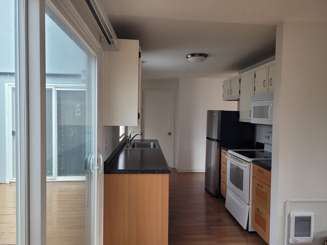Kitchen - 4795 Clarence Ct SE