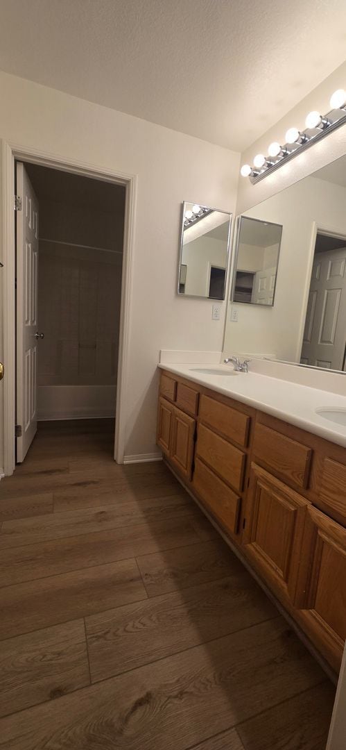 Building Photo - Spacious Redlands Family Home