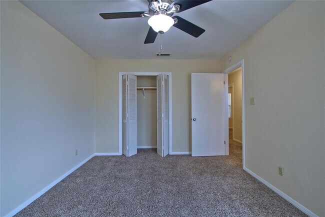 Building Photo - 6489 Hart Ln