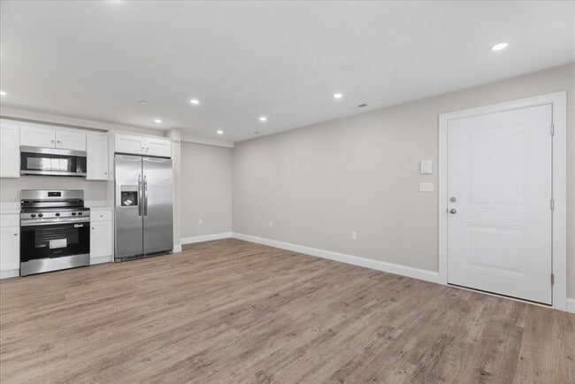 Building Photo - 202 Central St