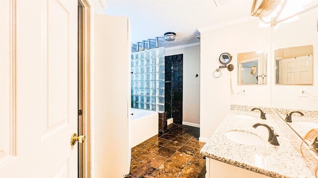 Building Photo - 1114 Knoll Crest Ct