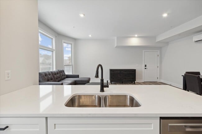 Building Photo - 1164 Terrace St