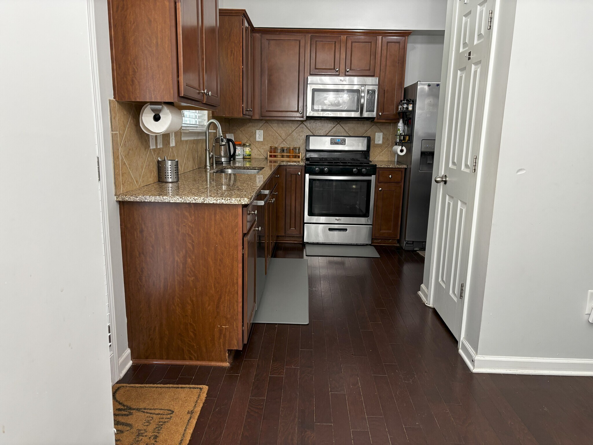 Building Photo - 5600 Moresby Ct