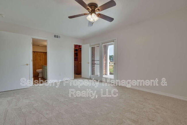 Building Photo - 8511 Westover Ct