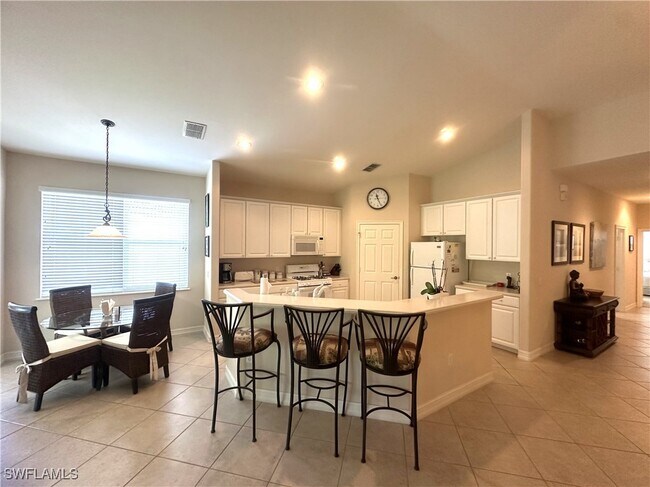 Building Photo - 1634 Tarpon Bay Dr S