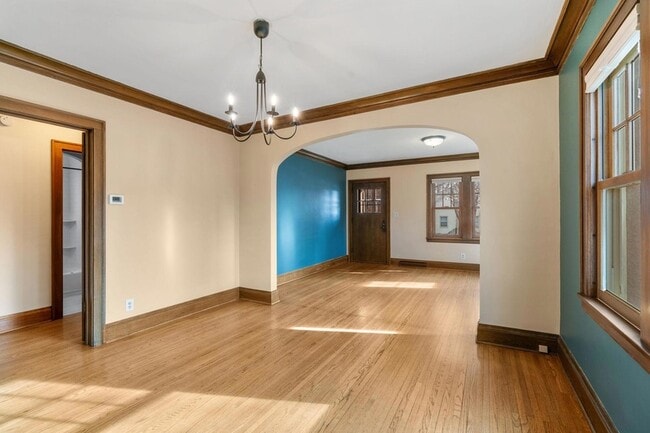 Building Photo - 2300 NE McKinley St