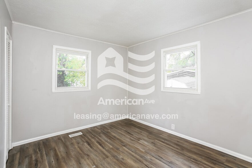 Building Photo - 2036 W Kessler Blvd N Dr