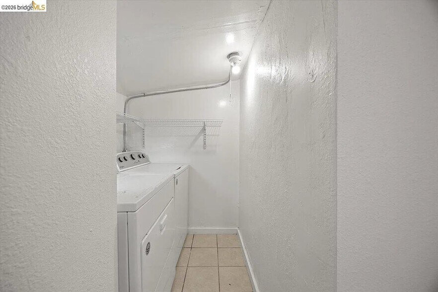 Building Photo - 1261 61st St