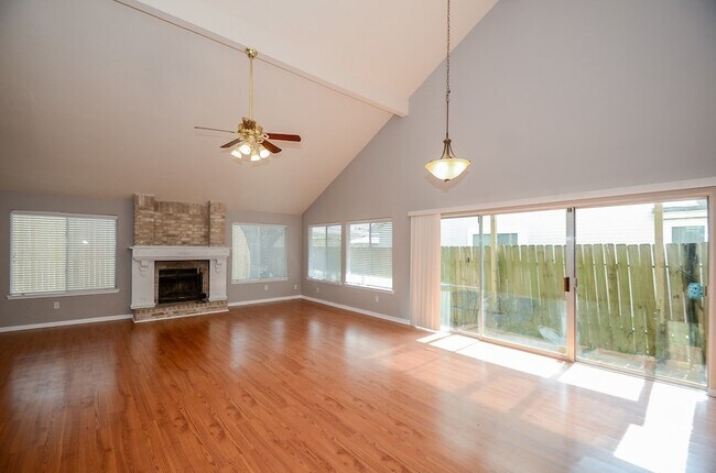 Building Photo - 12722 Ashford Brook Dr
