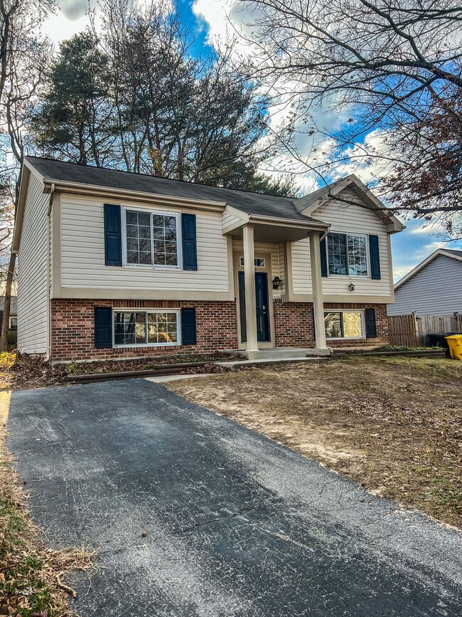 Building Photo - Single Family Home