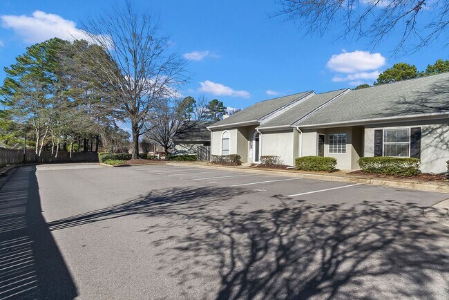 Building Photo - 2 Bed 2 Bath