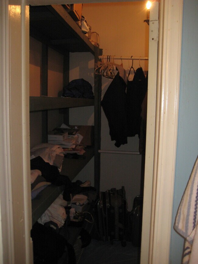 Building Photo - 1 Dana Ave