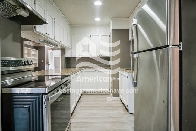 Building Photo - 504 N Dogwood St