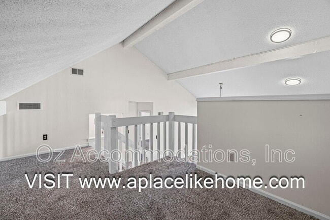 Building Photo - 530 SE Hampton St