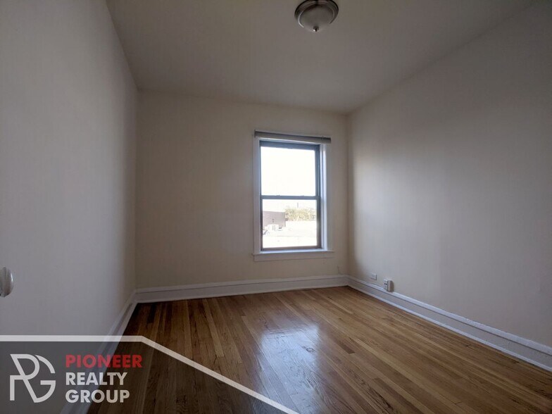 Building Photo - 2651 N Spaulding Ave