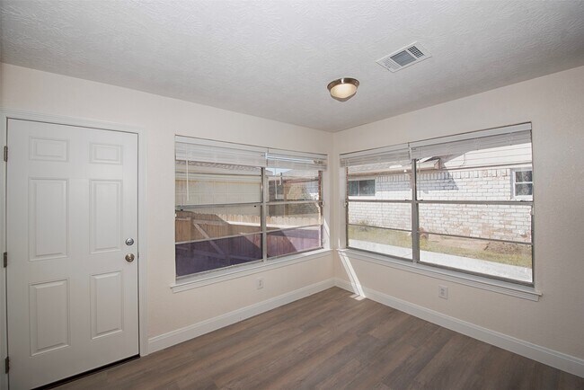 Building Photo - 11406 Sagewind Dr