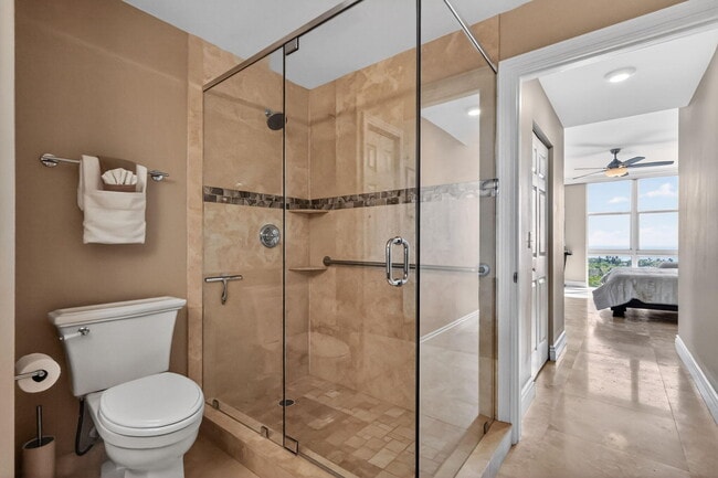 Building Photo - 700 E Boynton Beach Blvd