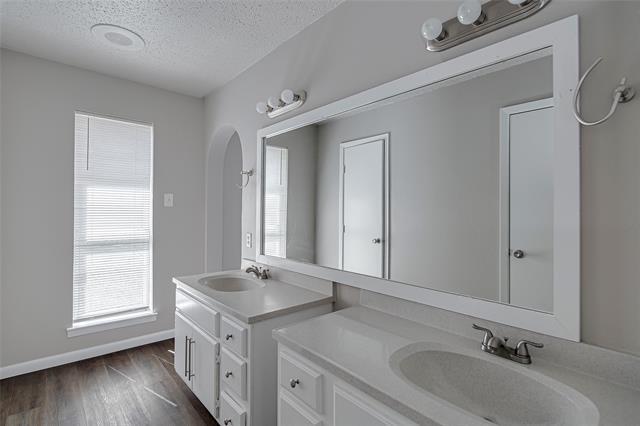 Building Photo - 4801 Winesanker Way