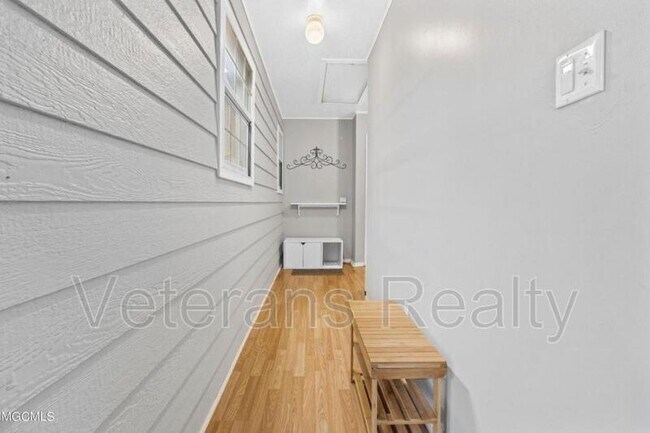 Building Photo - 313 Seal Ave