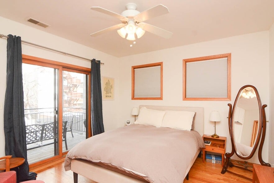 Building Photo - 934 W Leland Ave