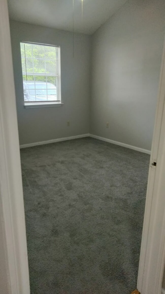 Building Photo - 50 Sunset Ridge Dr