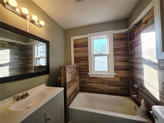 Building Photo - 414 N 33rd Ave