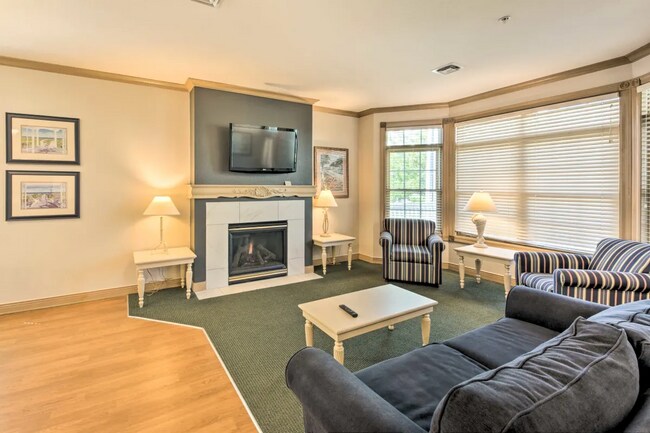 living room - 418 Beachfront Dr