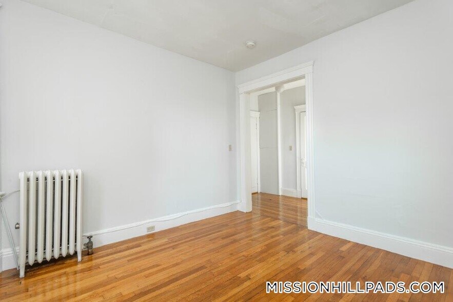 Building Photo - 49 Worthington St