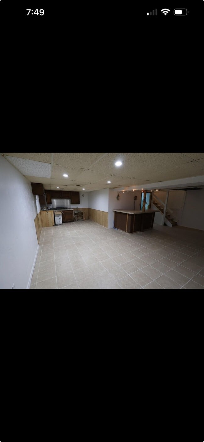 Building Photo - 2015 Shelly Dr