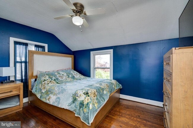 Building Photo - 117 E Broad St