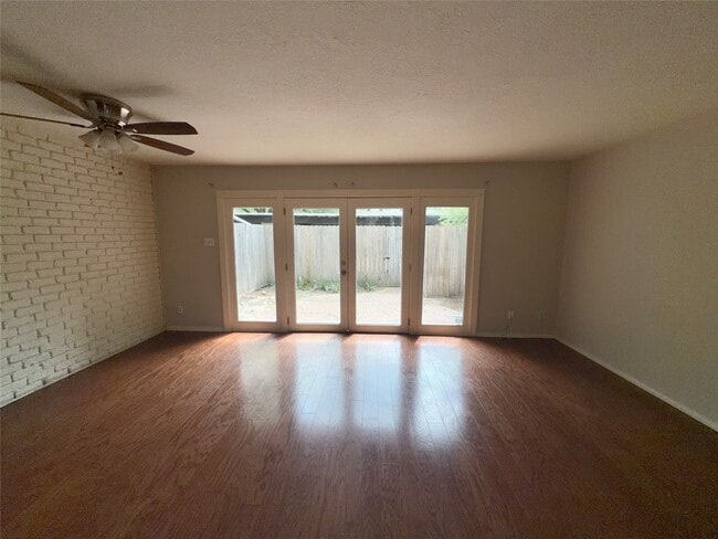 Building Photo - 12959 Trail Hollow Dr
