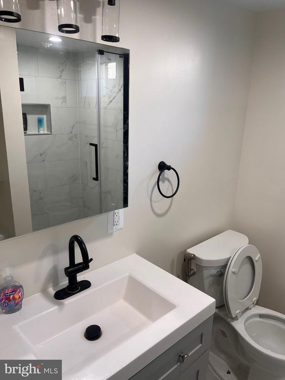 Building Photo - 624 Tayman Dr