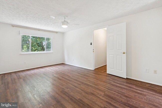 Building Photo - 115 S Dickenson Ave