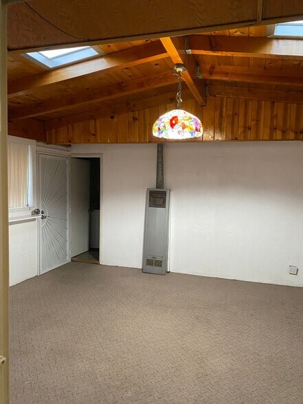 Building Photo - 332 E Landsford St