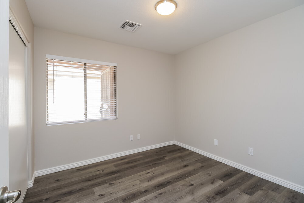 Building Photo - 878 E Pollino St