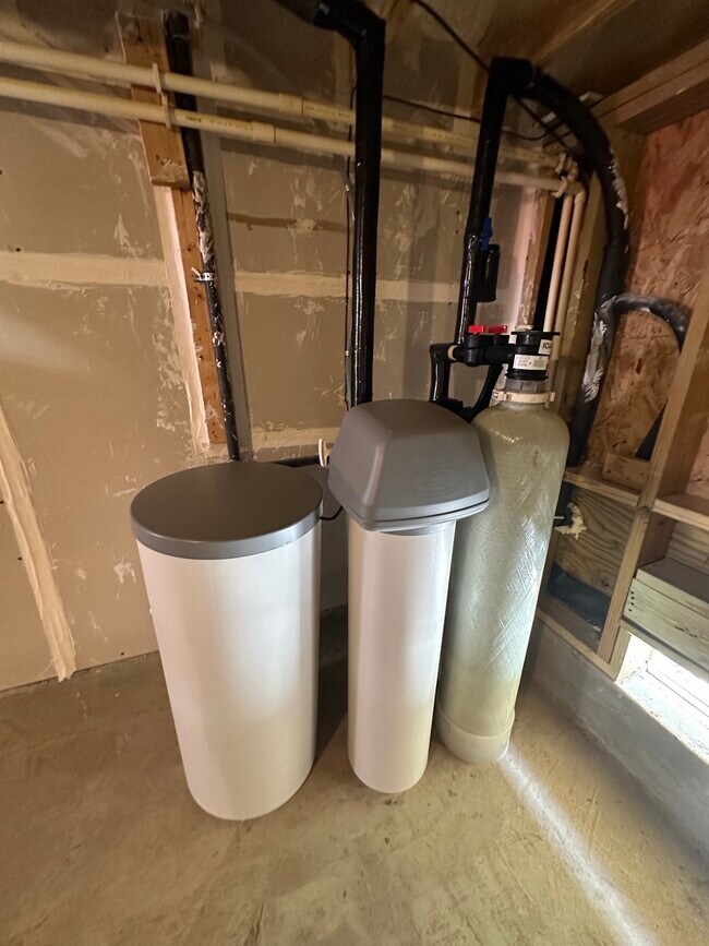 Building Photo - 1218 W 24th St